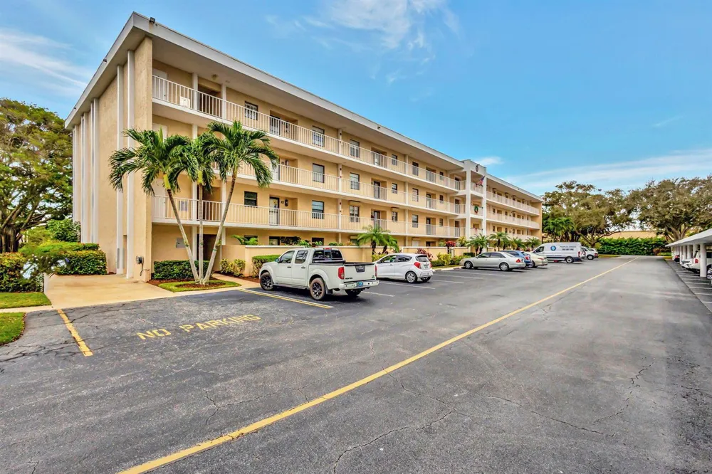 300 A1A Highway #403 O Jupiter, FL 33477