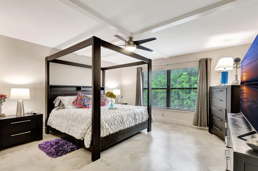 300 A1A Highway #403 O Jupiter, FL 33477