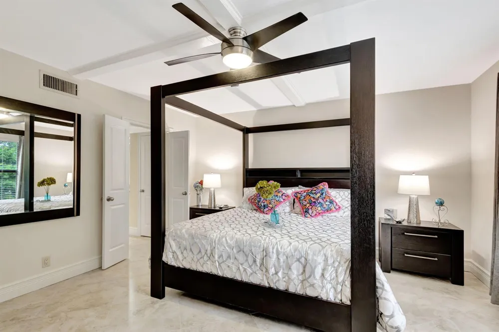 300 A1A Highway #403 O Jupiter, FL 33477