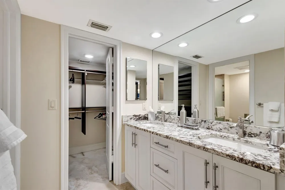 300 A1A Highway #403 O Jupiter, FL 33477