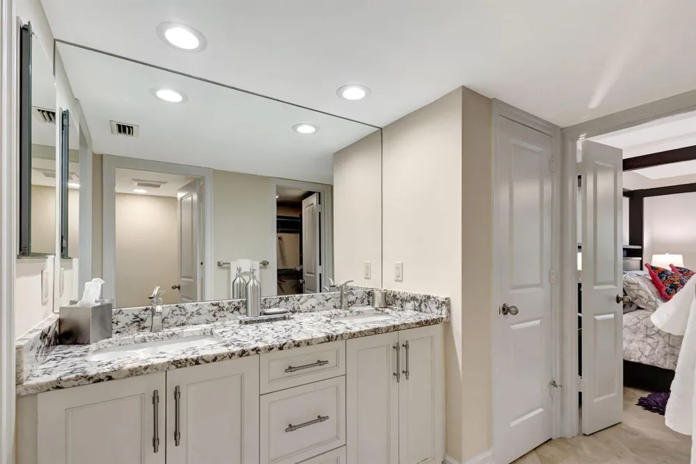 300 A1A Highway #403 O Jupiter, FL 33477