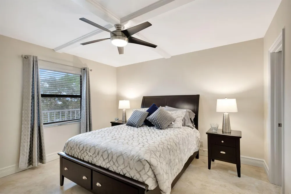 300 A1A Highway #403 O Jupiter, FL 33477