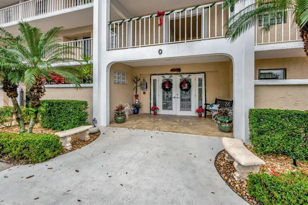300 A1A Highway #403 O Jupiter, FL 33477