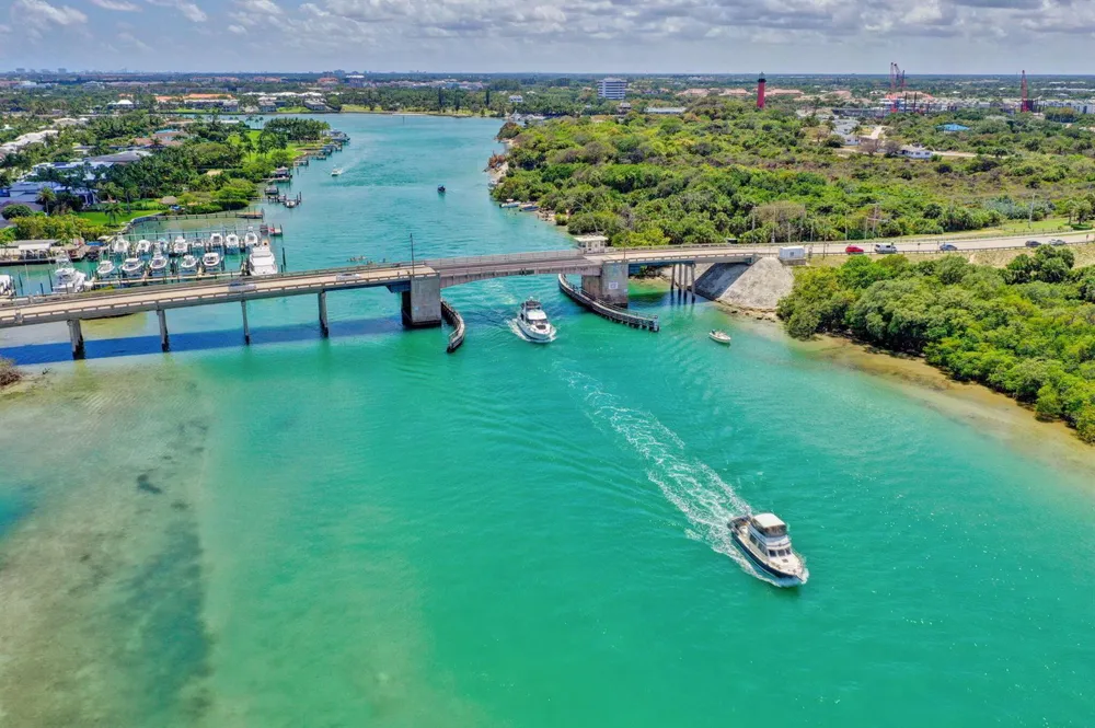 300 A1A Highway #403 O Jupiter, FL 33477