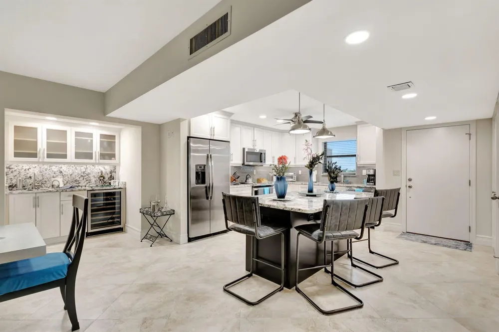 300 A1A Highway #403 O Jupiter, FL 33477
