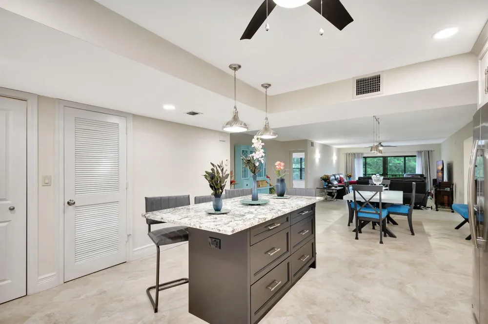 300 A1A Highway #403 O Jupiter, FL 33477