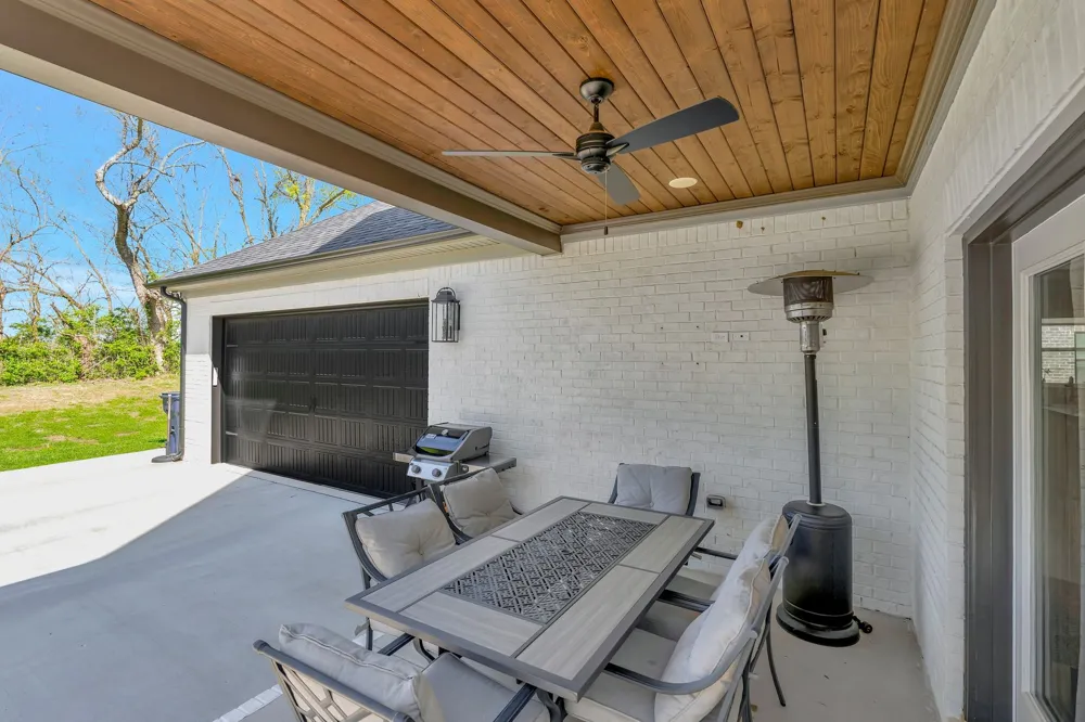 3270 Sassafras Ln Thompsons Station, TN 37179