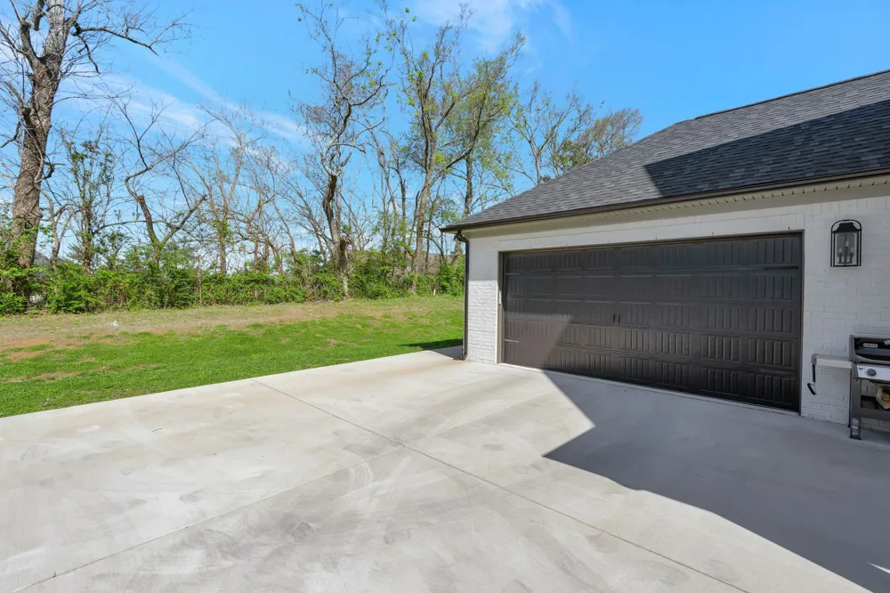 3270 Sassafras Ln Thompsons Station, TN 37179