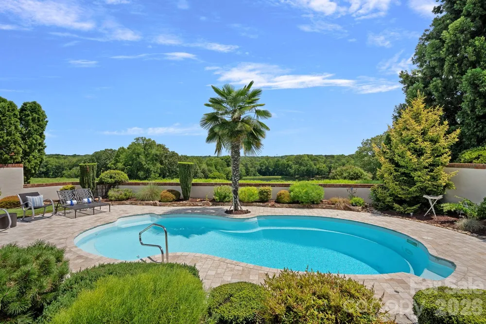 1807 Charden Road Davidson, NC 28036
