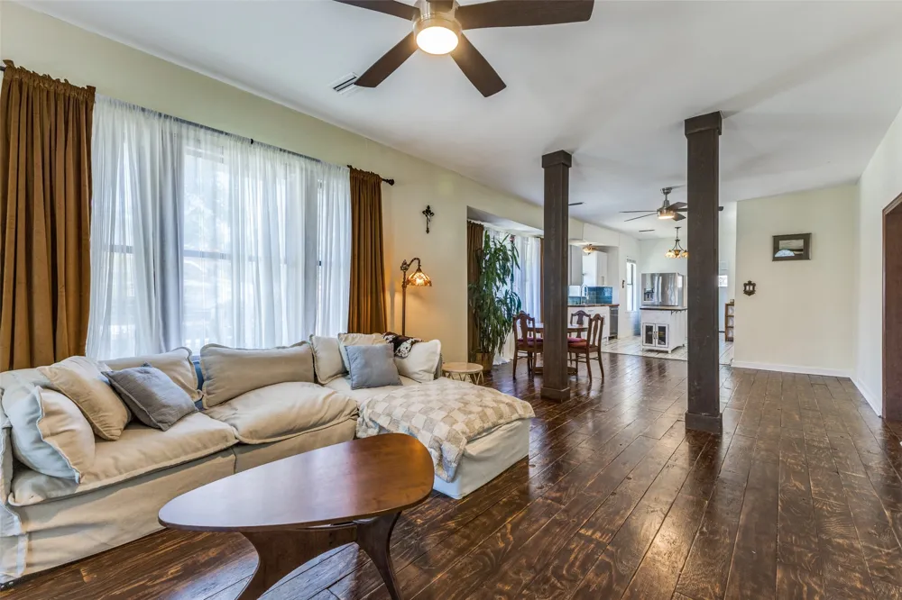 401 S 4th Street Crandall, TX 75114