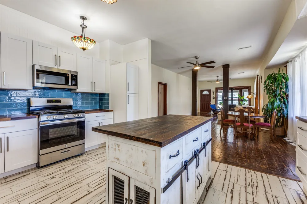 401 S 4th Street Crandall, TX 75114
