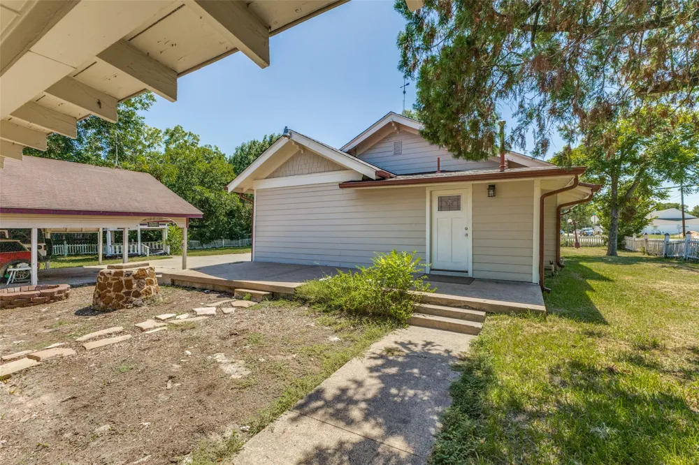 401 S 4th Street Crandall, TX 75114