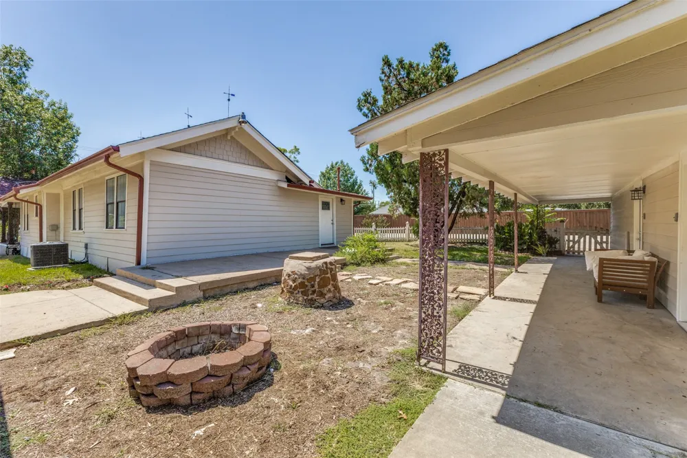 401 S 4th Street Crandall, TX 75114
