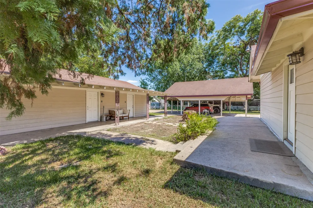 401 S 4th Street Crandall, TX 75114