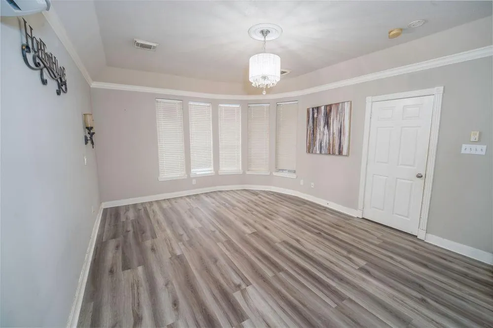 2006 Pebble Lane Friendswood, TX 77546