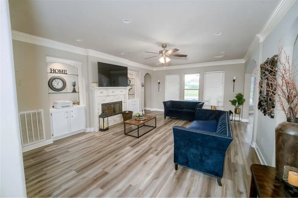 2006 Pebble Lane Friendswood, TX 77546