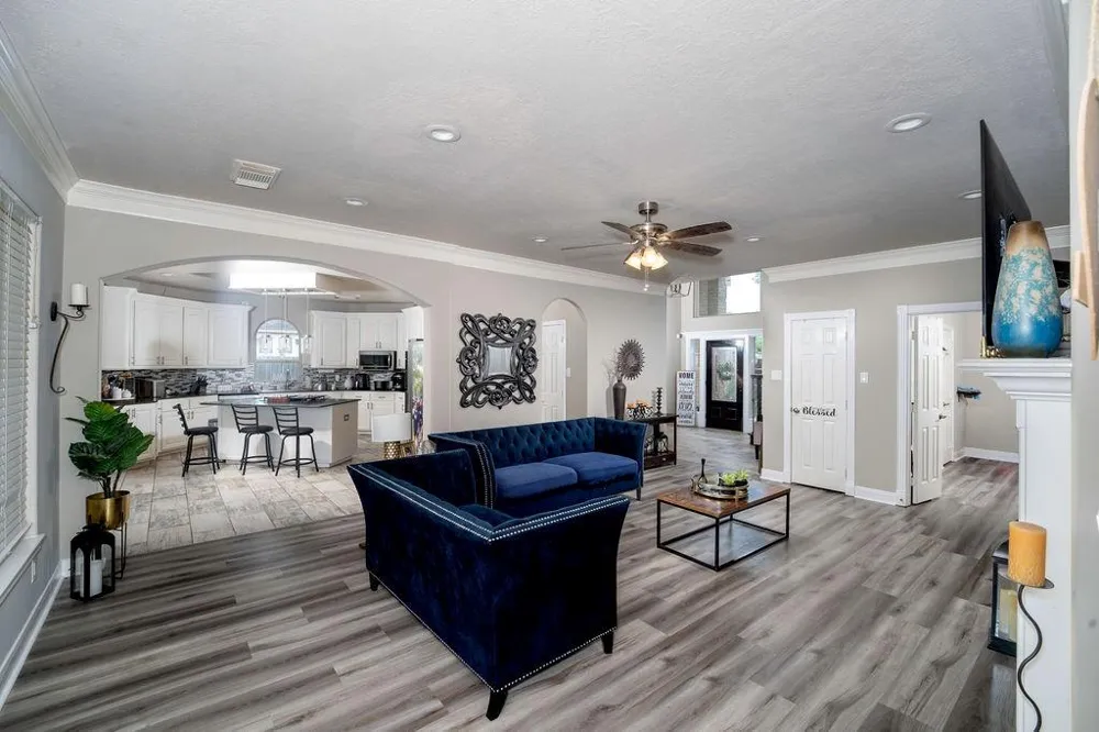 2006 Pebble Lane Friendswood, TX 77546