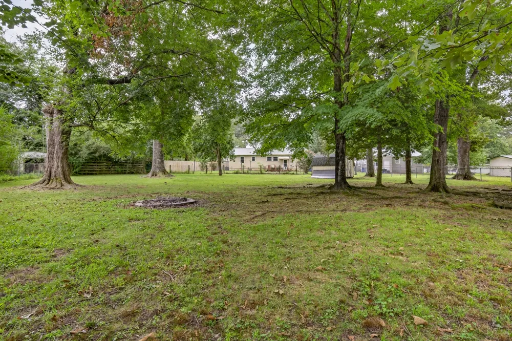 907 Woodland Ct Manchester, TN 37355