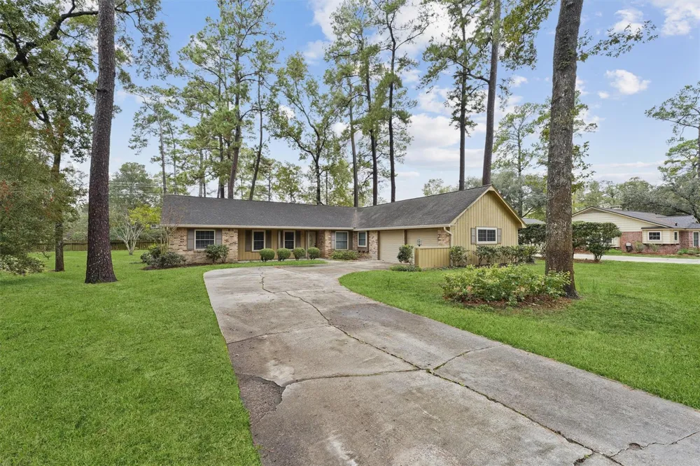 714 Golden Bear Lane Kingwood, TX 77339