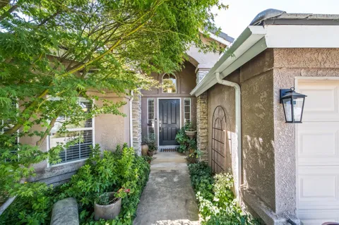 2955 E Pryor Drive