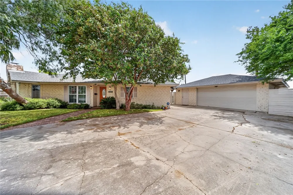 6818 Sahara Drive Corpus Christi, TX 78412