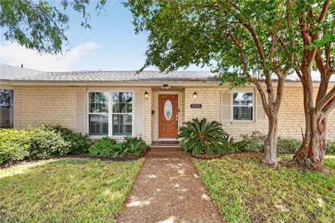 6818 Sahara Drive