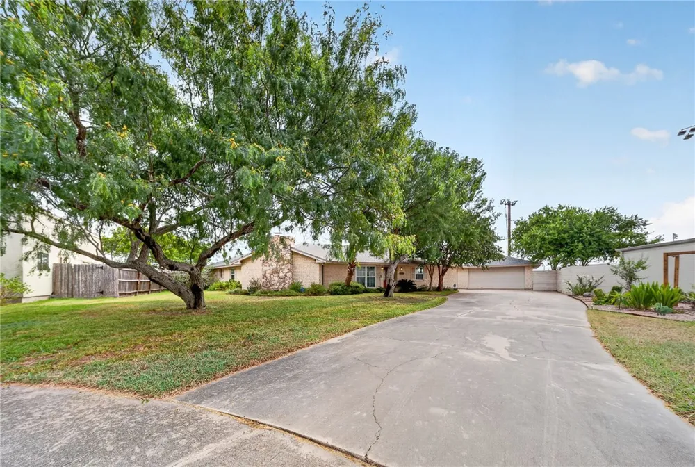 6818 Sahara Drive Corpus Christi, TX 78412