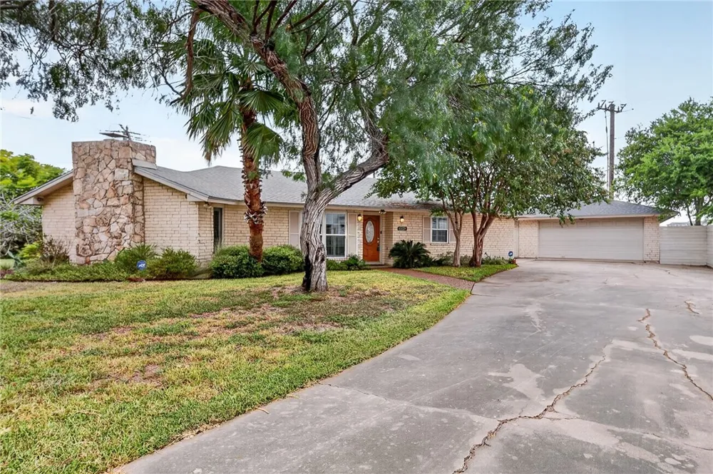 6818 Sahara Drive Corpus Christi, TX 78412