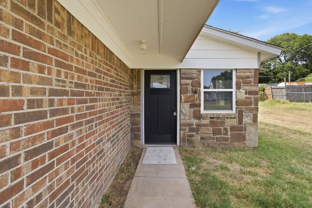 1504 Coral Cut Off Pelican Bay, TX 76020