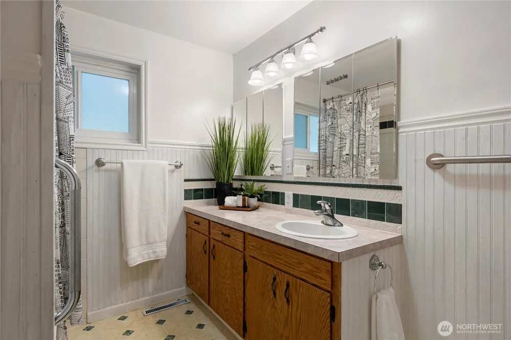 20509 State Highway 305 NE Poulsbo, WA 98370