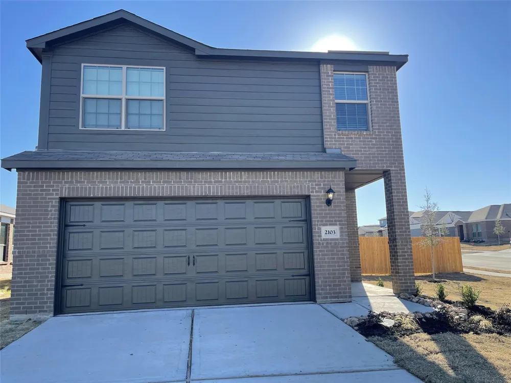 2103 Hialeah Drive Seagoville, TX 75159