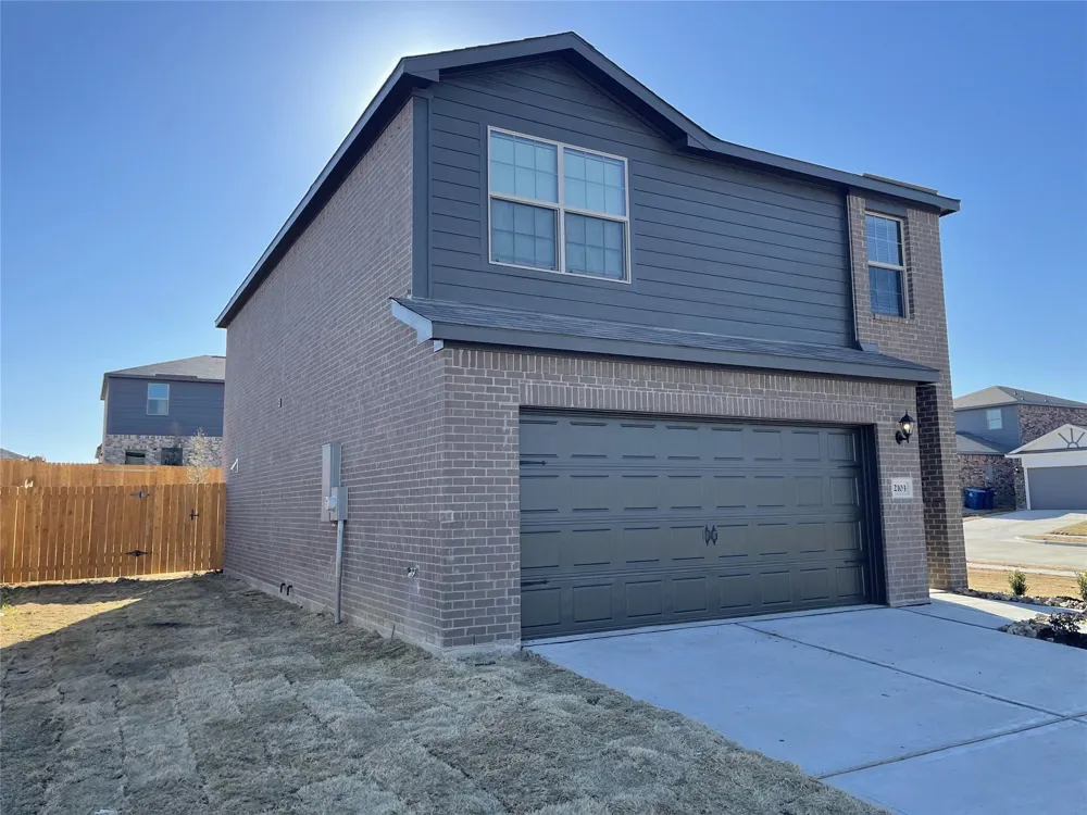 2103 Hialeah Drive Seagoville, TX 75159