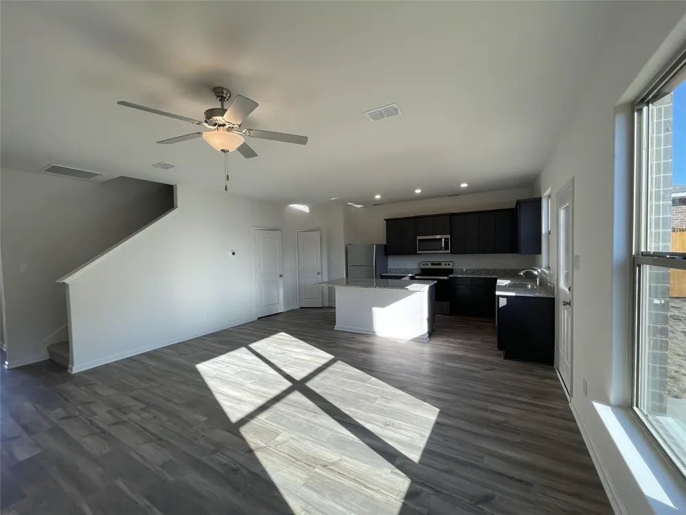 2103 Hialeah Drive Seagoville, TX 75159
