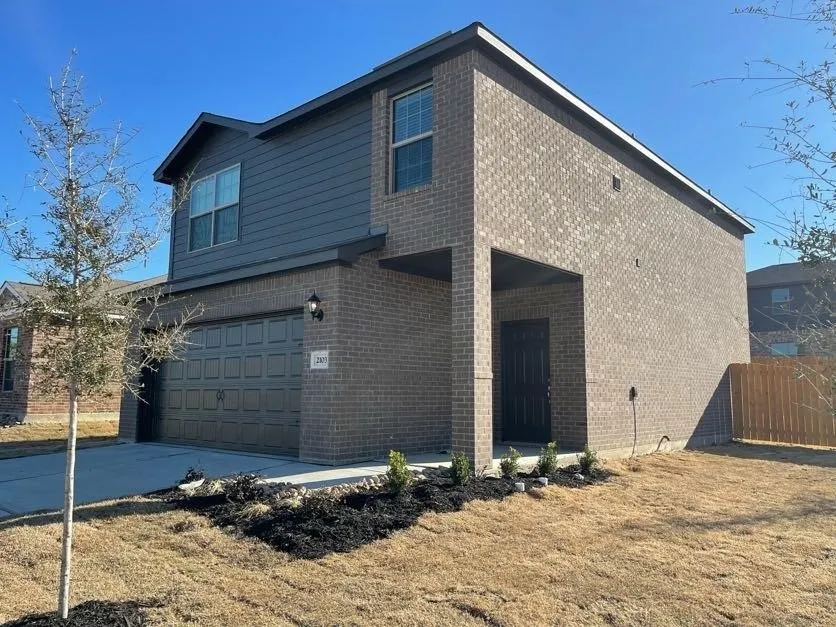 2103 Hialeah Drive Seagoville, TX 75159