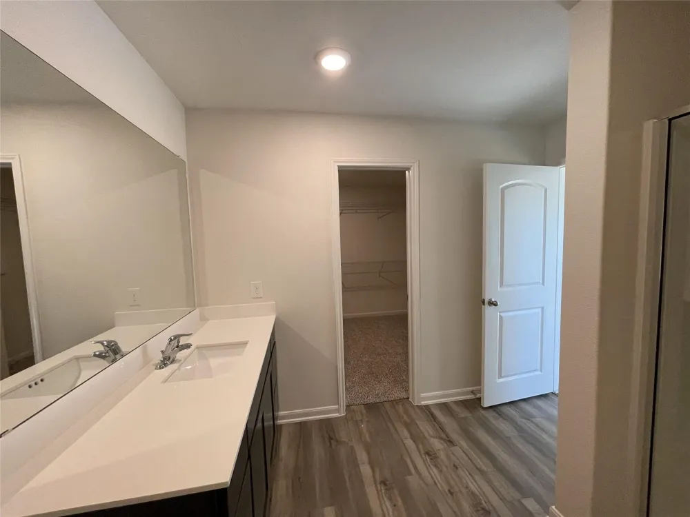 2103 Hialeah Drive Seagoville, TX 75159