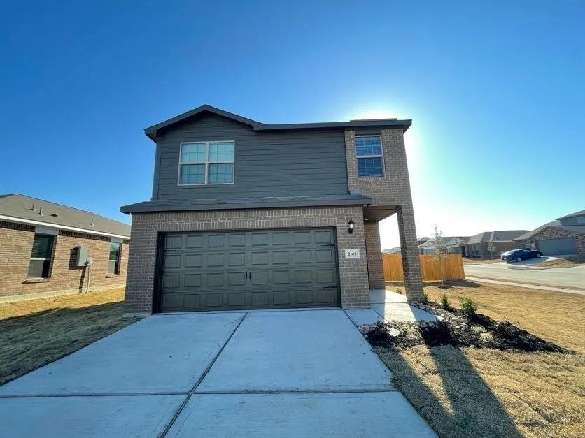 2103 Hialeah Drive Seagoville, TX 75159