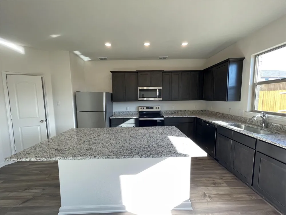 2103 Hialeah Drive Seagoville, TX 75159