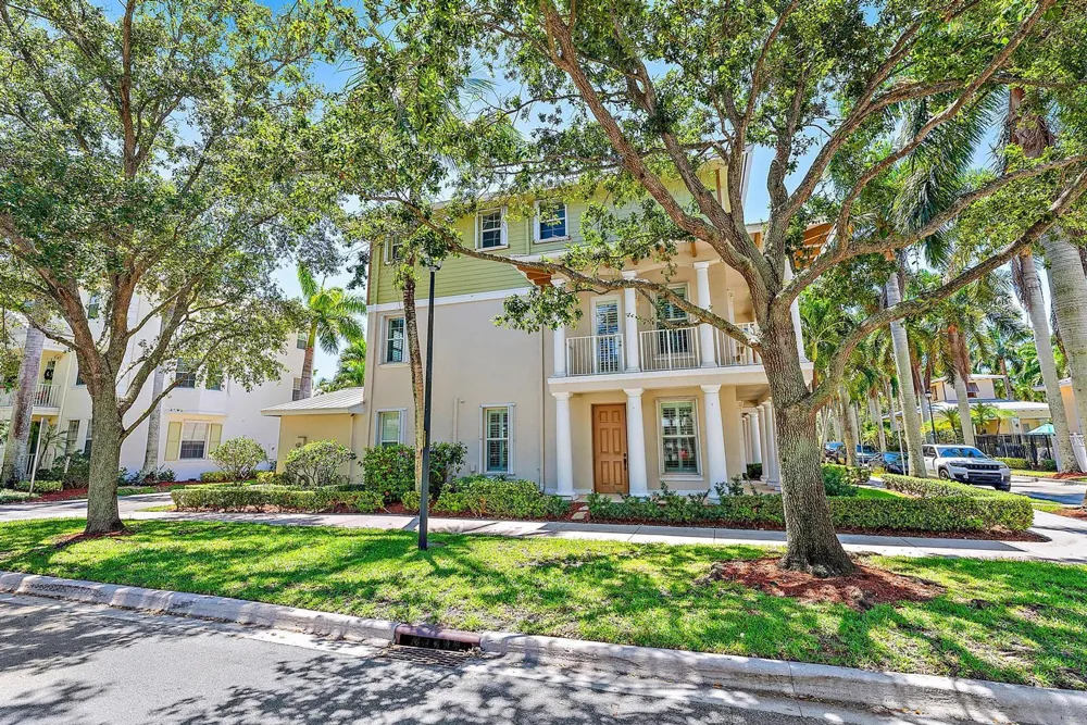 4225 E Main Street Jupiter, FL 33458