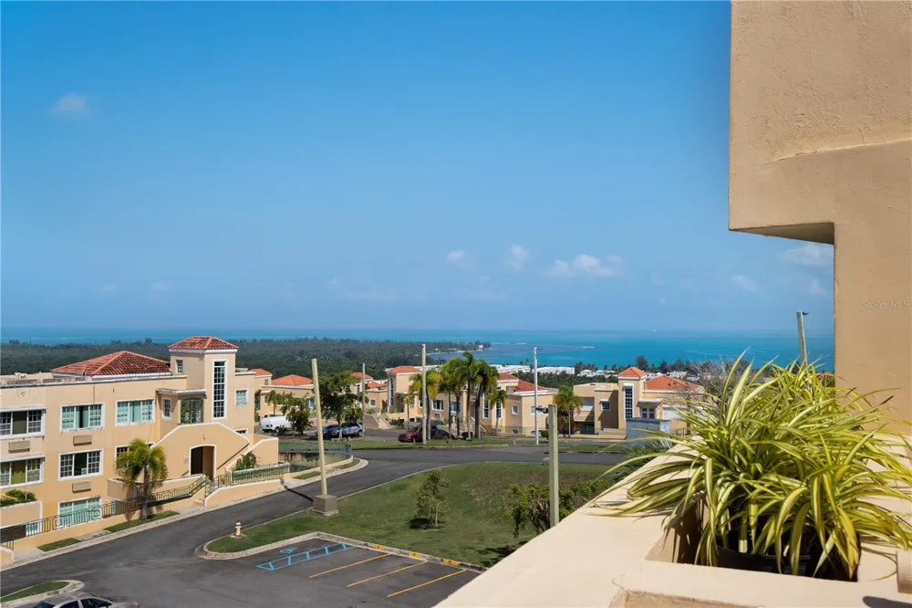 1 COSTA DORADA #B303 Rio Grande, PR 00745