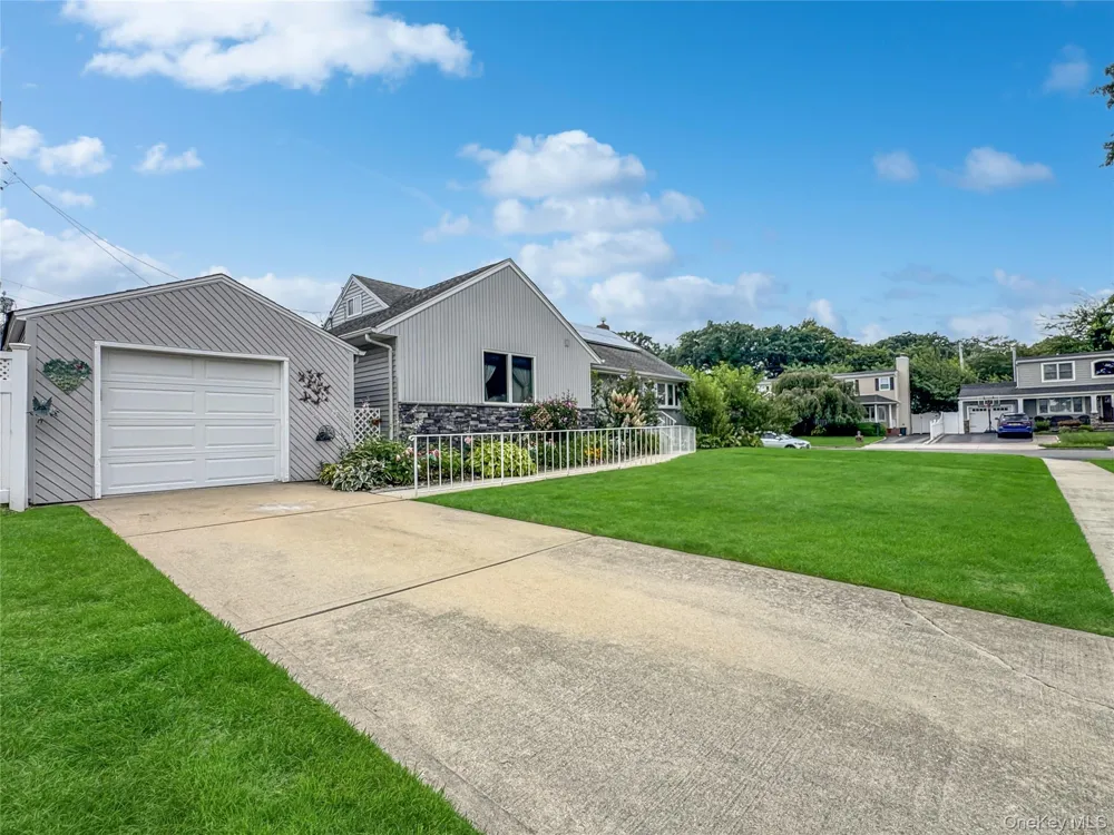 2810 Charles Road Wantagh, NY 11793