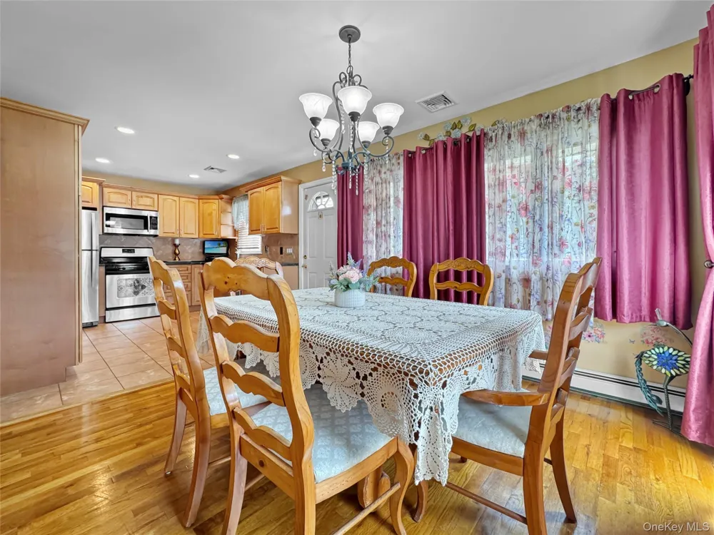 2810 Charles Road Wantagh, NY 11793