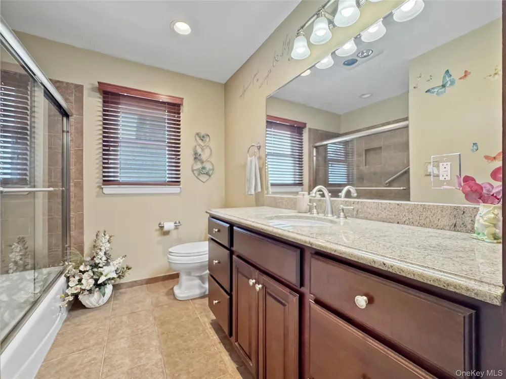 2810 Charles Road Wantagh, NY 11793