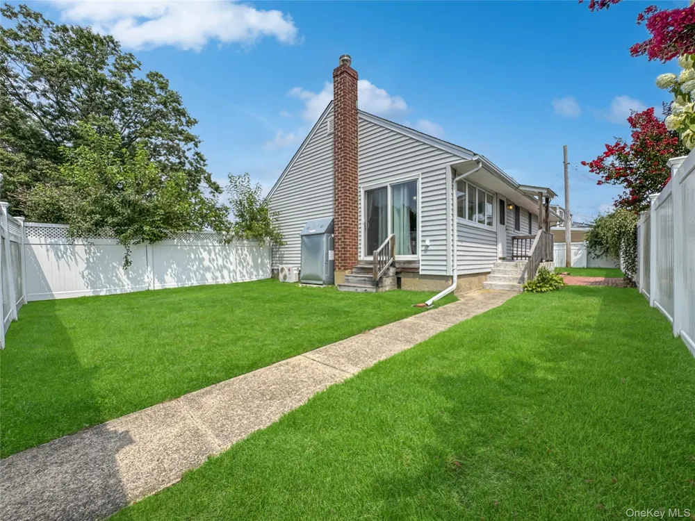 2810 Charles Road Wantagh, NY 11793