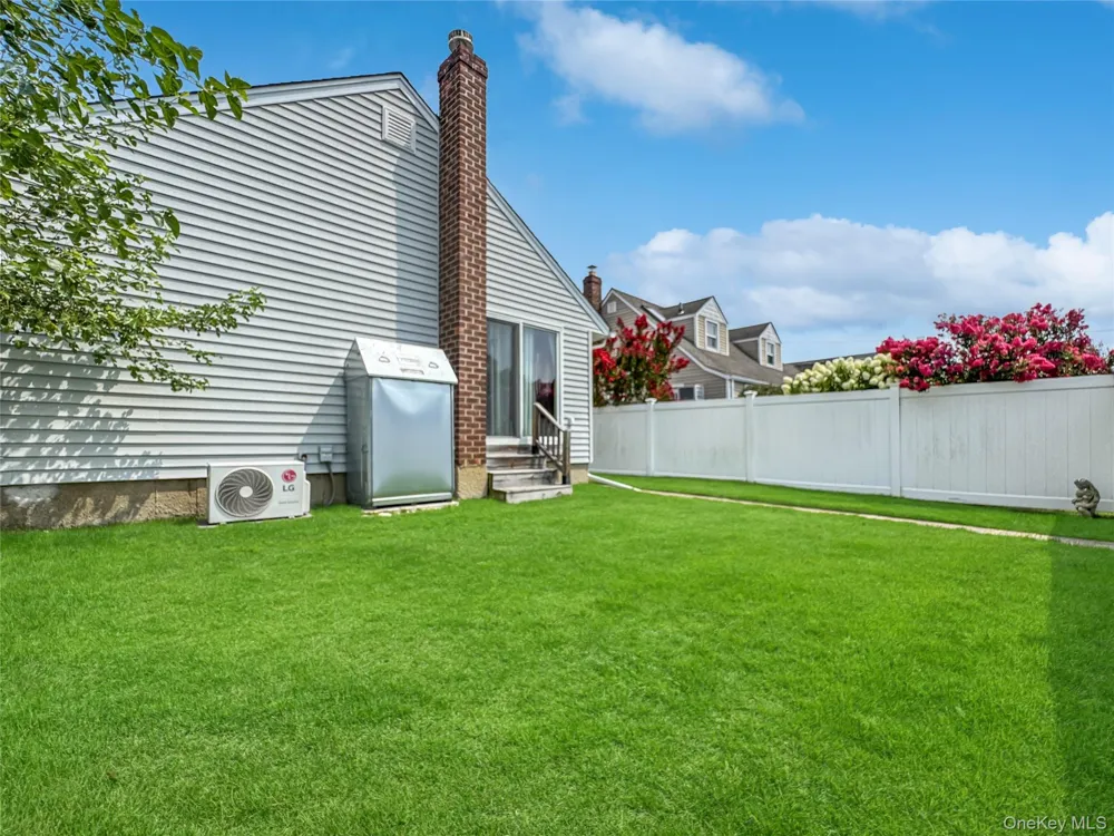 2810 Charles Road Wantagh, NY 11793