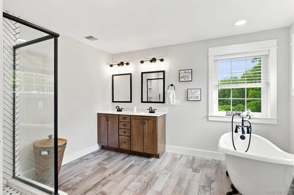 158 Reiss Road Middletown, NY 10940