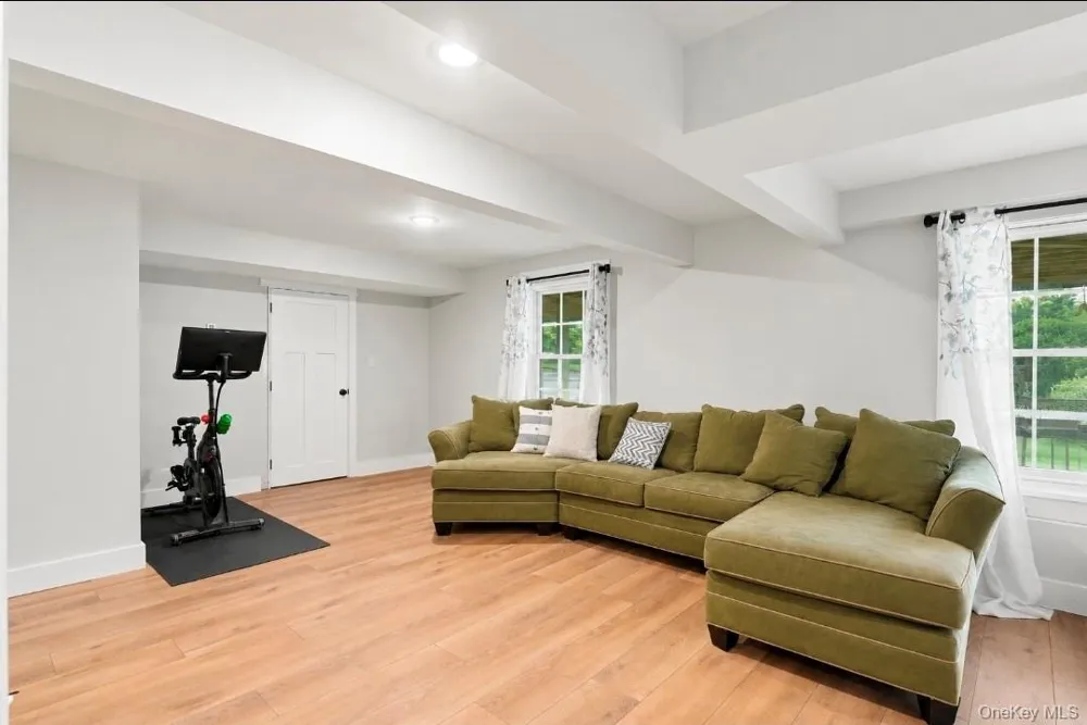 158 Reiss Road Middletown, NY 10940