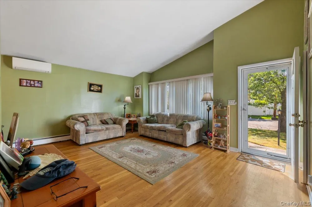 369 Central Avenue Deer Park, NY 11729