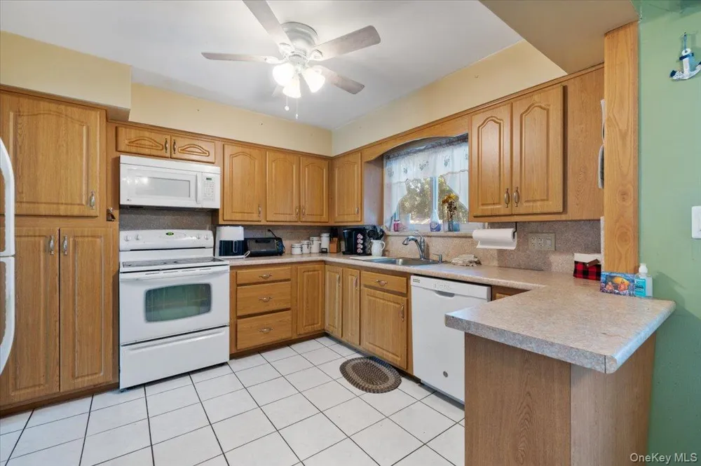 369 Central Avenue Deer Park, NY 11729