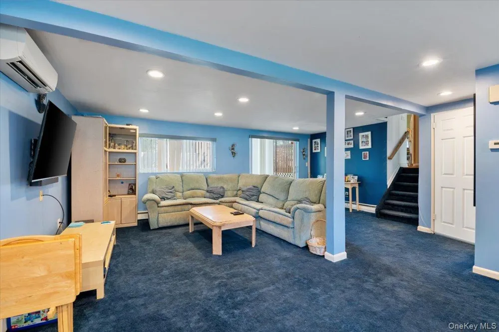369 Central Avenue Deer Park, NY 11729