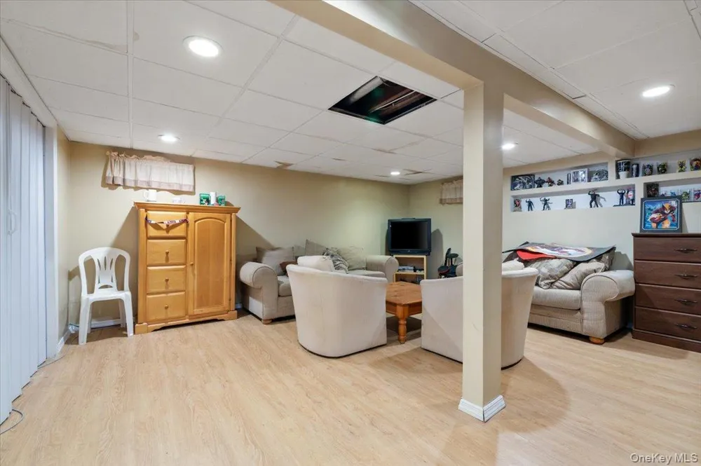 369 Central Avenue Deer Park, NY 11729